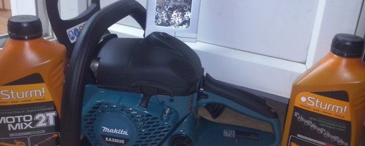 Військовим передали бензопилу Makita