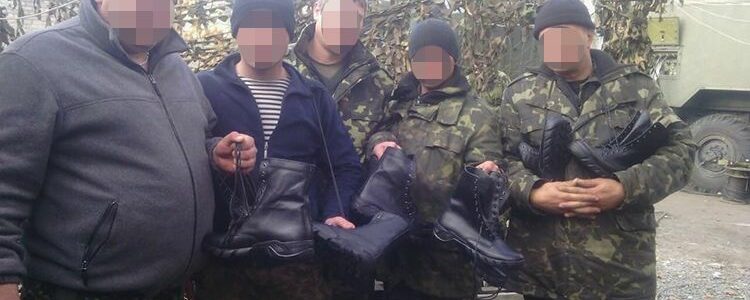 More than 1 000 combat boots distributed among fighters