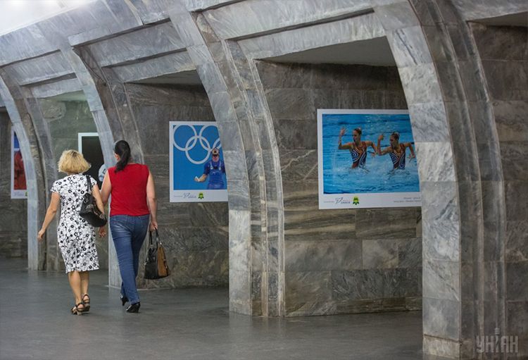 olympyc-station-with-posters