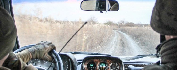 Волонтери у Водяному. Один день з життя на передовій