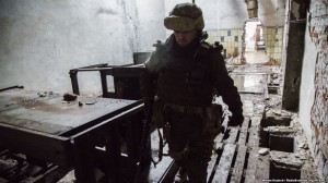 Український солдат заступає на бойове чергування